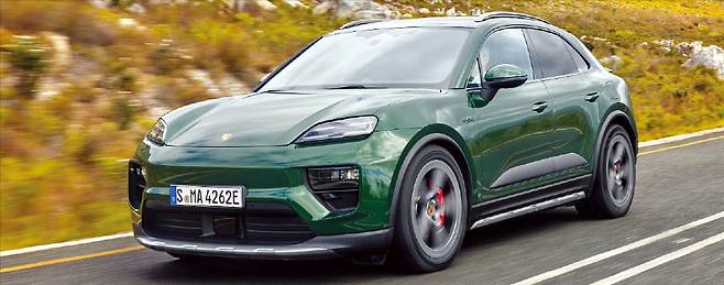 포르쉐의 첫 전기 SUV 마칸 일렉트릭.  포르쉐코리아 제공