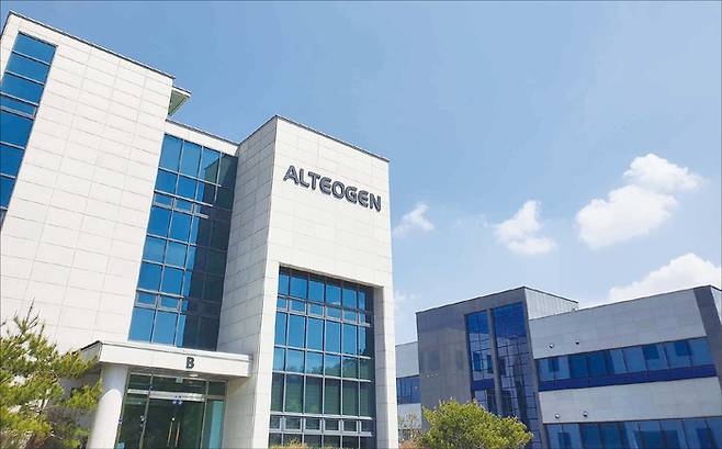 알테오젠은 최근 영국 아스트라제네카 자회사와 인간 히알루로니다제 원천기술(ALT-B4) 관련 독점적 라이선스 계약을 2건 체결했다. (알테오젠 제공)