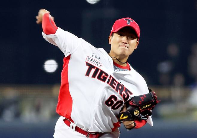 ▲ 선발로 나서 6이닝 2실점으로 분전했으나 팀 패배로 빛이 바랜 KIA 선발 김도현 ⓒ연합뉴스