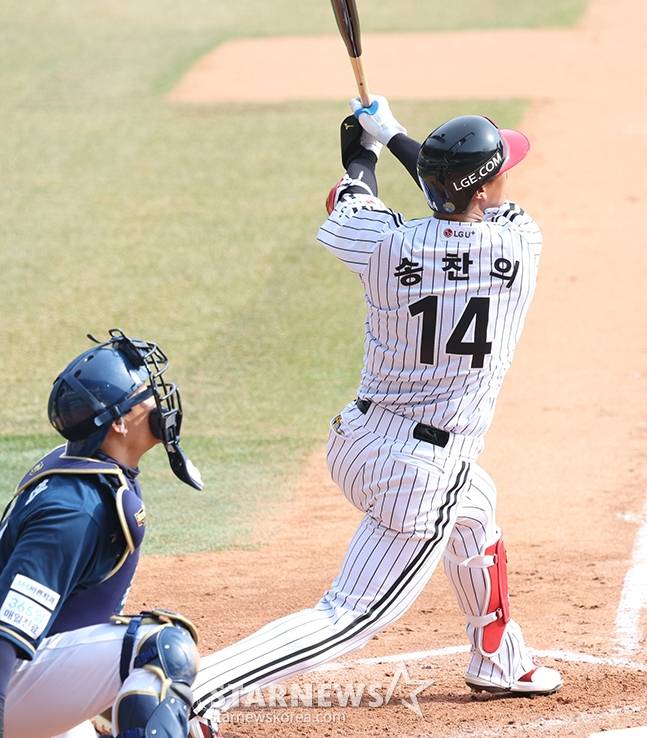 LG 송찬의(오른쪽). /사진=김진경 대기자