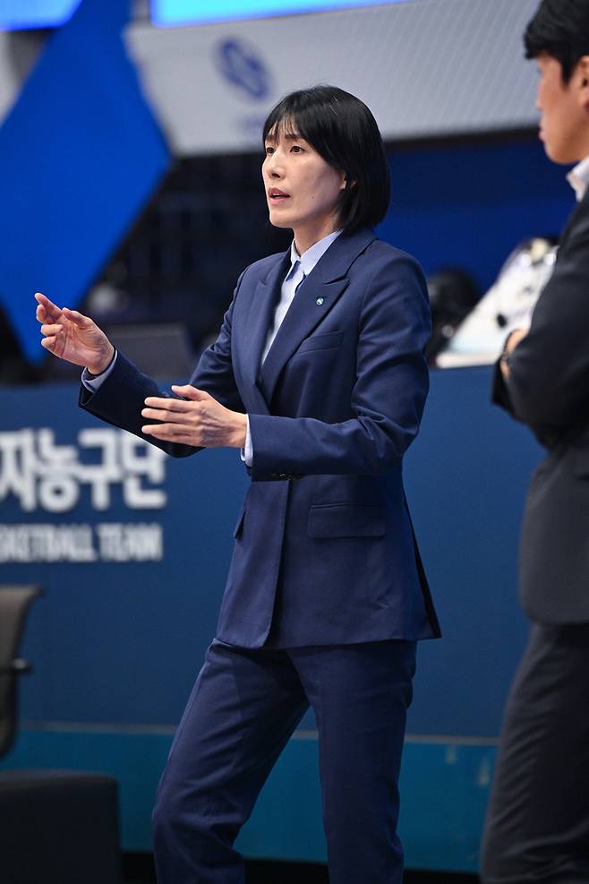 우리은행 전주원 코치. 사진 | WKBL