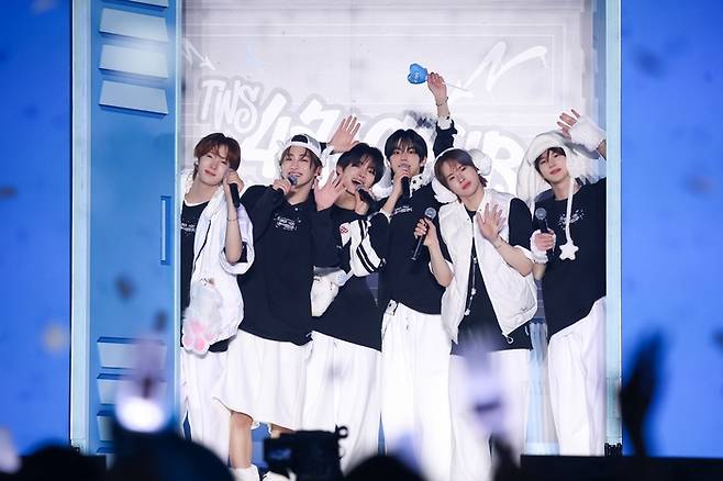 투어스. 사진 | 플레디스엔터테인먼트