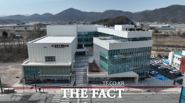 건축중인 행복누림 청소년수련관 전경 /공주시