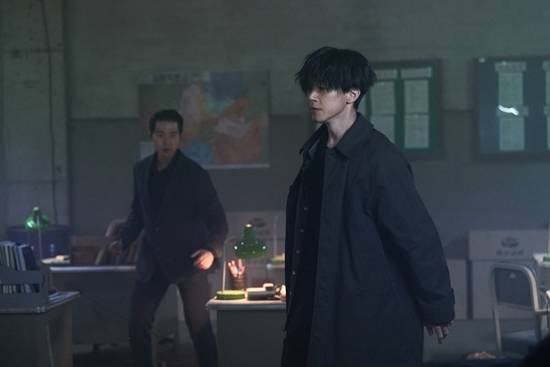 ‘파과’ 김무열, 킬러 스승의 초연한 눈빛... 캐릭터 스틸 공개(제공: NEW)&nbsp;