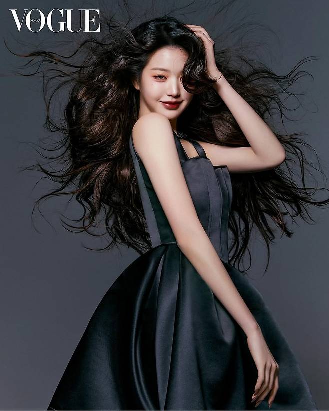 488291886_18495805726009713_6504888974455315383_n.jpg 장원영 보그 X 케라스타즈 화보