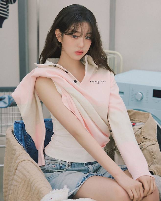 487698780_1446949426726373_2881586189976545722_n.jpg 장원영 타미진스 새 화보