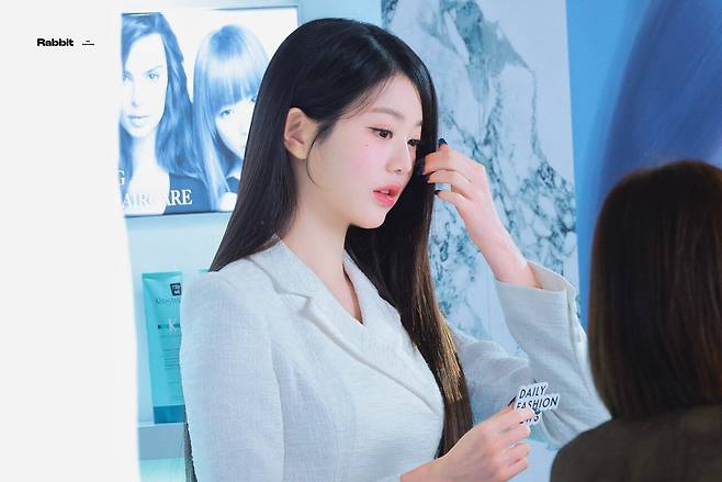 8.jpg 오늘자 케라스타즈 팝업스토어 방문한 장원영