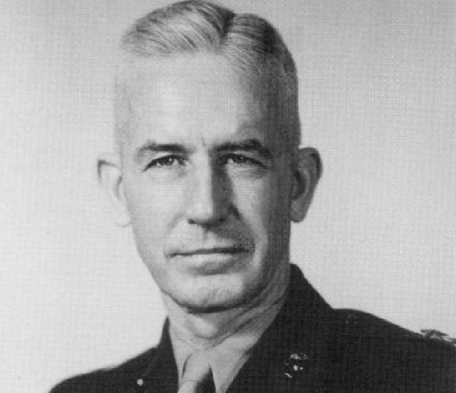 6.25 전쟁 당시 미 해병1사단장(소장)이었던 올리버 스미스 해병 장군. 나중에 대장까지 진급한다.