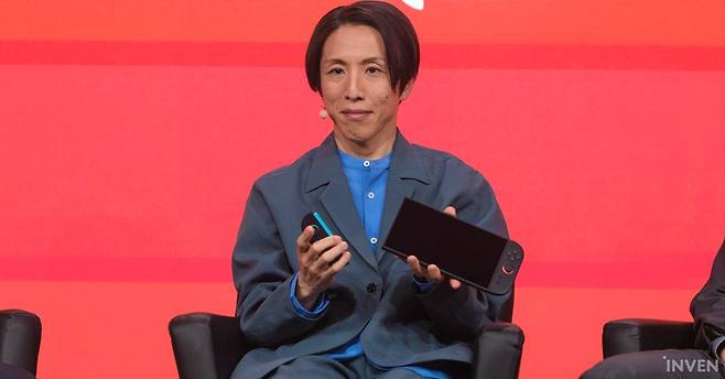 ▲ 직접 조이콘2와 닌텐도 스위치2의 결착 기술과 안전성을 선보인 코이치 프로듀서