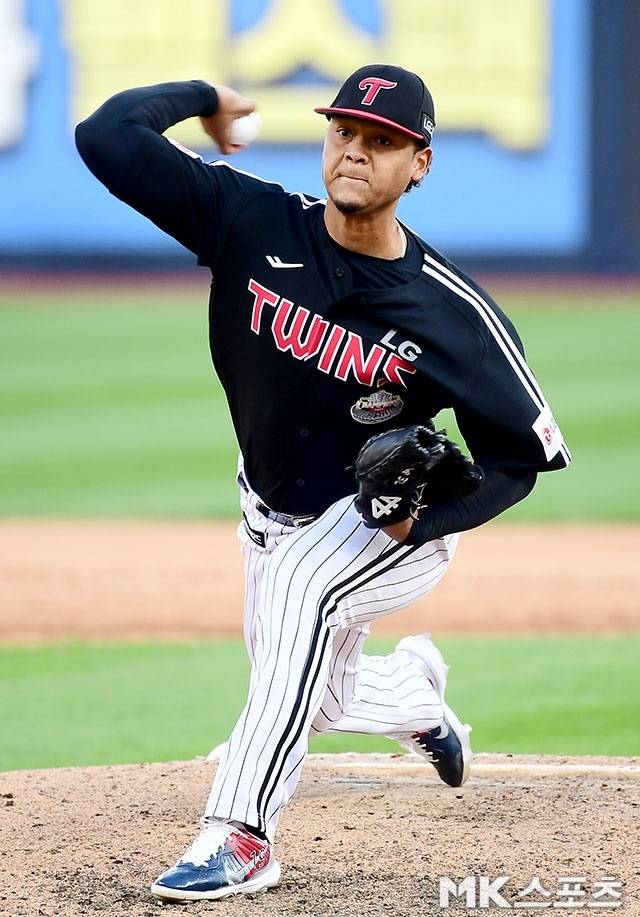 2일 수원 KT전에서 고전한 에르난데스. 사진=김영구 기자