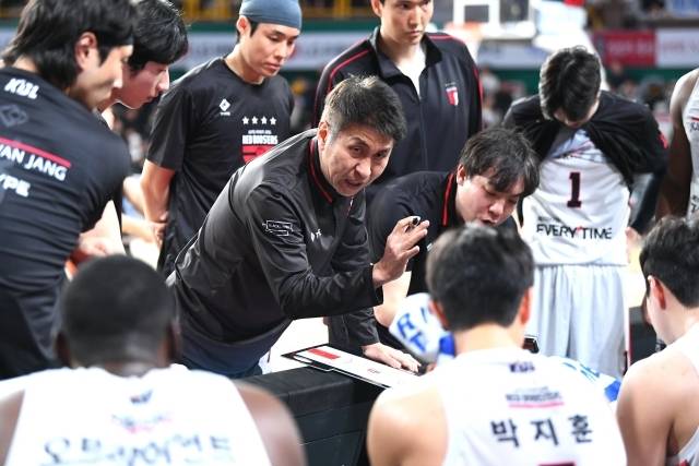 안양 정관장은 3일 창원실내체육관에서 열린 창원 LG와의 2024-25 KCC 프로농구 6라운드 원정 경기에서 62-77로 패배, 2연패 늪에 빠졌다. 사진=KBL 제공