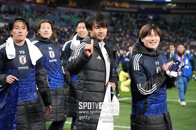 ▲ 이번 월드컵은 본선 진출국이 48개국으로 늘어나면서 아시아에 8.5장이 배정됐다. 3차예선에서 3개 조 1~2위에 본선 직행 티켓이 주어진다. 일본은 호주, 사우디아라비아 등 만만치 않은 조 편성에도 무패 행진의 압도적인 행보를 보여주면서 일찌감치 월드컵 진출에 성공했다. 1998 프랑스 대회부터 8회 연속 본선행이다.