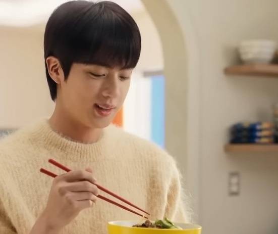 "군입대 후 첫 라면 진라면 생생" 방탄소년단 진이 꼽은 '인생 라면'