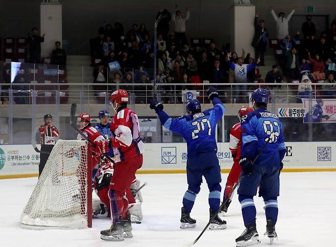 1골 2도움으로 맹활약한 안진휘(27번) [HL안양 제공. 재판매 및 DB 금지]