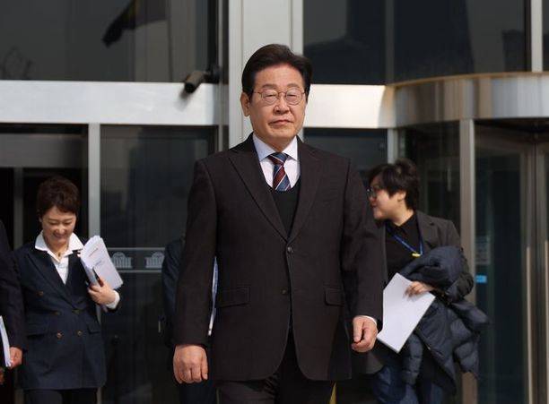 이재명 더불어민주당 대표가 지난 2일 국회에서 비공개 최고위원회의를 마치고 광화문으로 출발하고 있다. ⓒ뉴시스