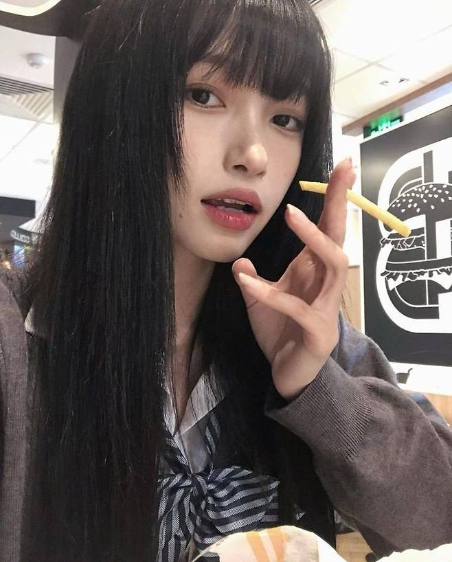 8221acfeb0507dfc73e4e5fa20bc0d77.jpg 20대 중반까지만 해야된다는 여자머리