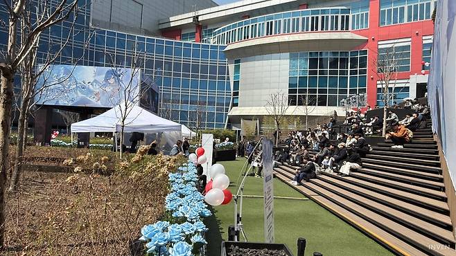 ▲ 이제 곧 야외무대 행사 시간