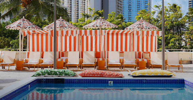 호텔 수영장 / 사진=로머 와이키키 앳 디 앰배서더