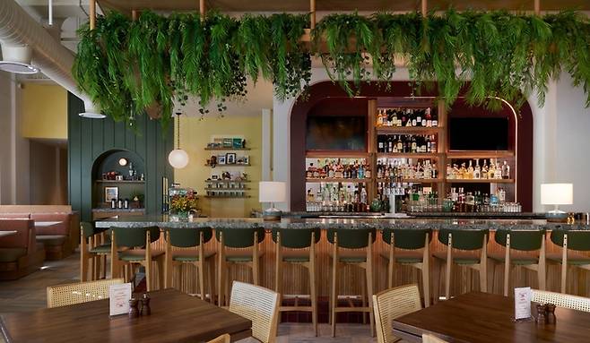 페이버릿 선 내부 / 사진=로머 와이키키 앳 디 앰배서더