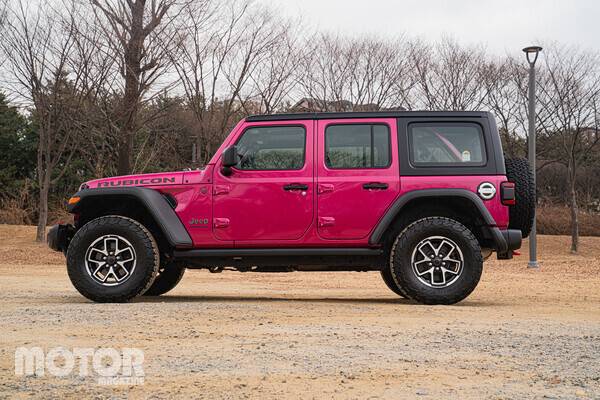 지프 뉴 랭글러 투스카데로 리미티드 에디션&nbsp; 사진 모터매거진 최재혁 기자