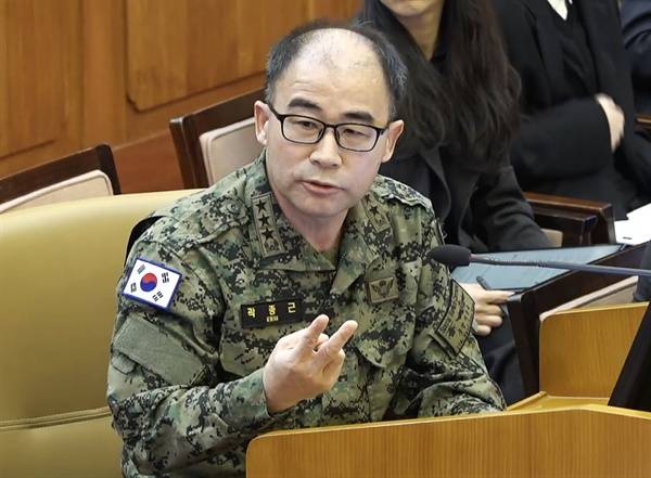 곽종근 전 육군특수전사령관이 2월 6일 서울 종로구 헌법재판소에서 열린 윤석열 대통령 탄핵심판 6차 변론기일에 증인으로 출석해 발언하고 있다. 사진 제공=헌법재판소