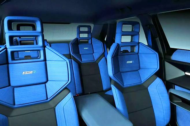 볼보 240R 콘셉트 실내 예상도