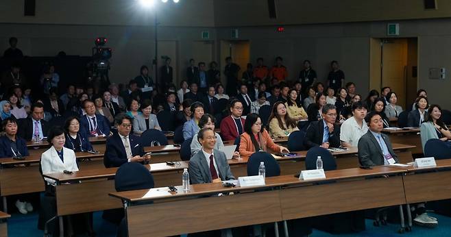 지난해 5월 최대 4300명까지 수용 가능한 국내 유일 리조트형 컨벤션센터인 제주국제컨벤션센터(ICC 제주)에서 제주포럼이 열리고 있다. 올해도 ICC 제주에서 APEC 관련 주요 회의들이 열린다. 제주도 제공