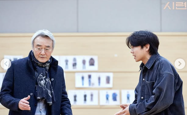 '시련'의 배우들이 연습에 임하고 있는 모습. 김수로 SNS