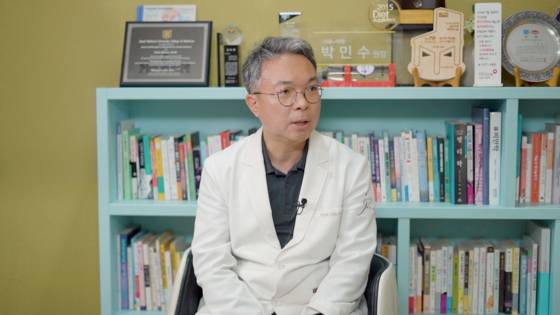 더중앙플러스 '뉴스페어링'에 출연한 박민수 서울ND의원 원장.