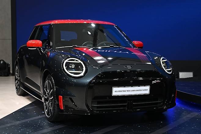 더 뉴 미니 JCW. 사진 김학수 기자