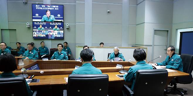 한덕수 대통령 권한대행이 3월29일 정부서울청사에서 산불 대응 중앙재난안전대책본부 회의를 하고 있다. ⓒ연합뉴스