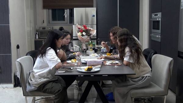 ▲ 5일 방송되는 '다 컸는데 안 나가요' 장면들. 제공|MBC에브리원, MBN