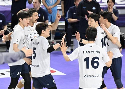득점 후 기뻐하는 대한항공 선수들 [한국배구연맹 제공. 재판매 및 DB 금지]