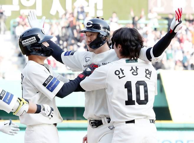 6일 인천 KT전에서 끝내기 안타를 터트린 SSG 오태곤. (SSG 랜더스 제공)
