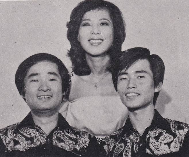 1970년대 히트곡 '나성에 가면'을 부른 세샘트리오 출신 가수 홍신복이 6일 별세했다. 향년 72세. 오른쪽부터 홍신복, 권성희, 전항 [박성서 대중음악평론가 제공]. /연합뉴스