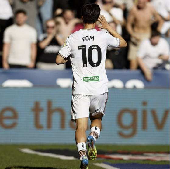 시즌 2호골을 터뜨린 엄지성. 사진 스완지시티