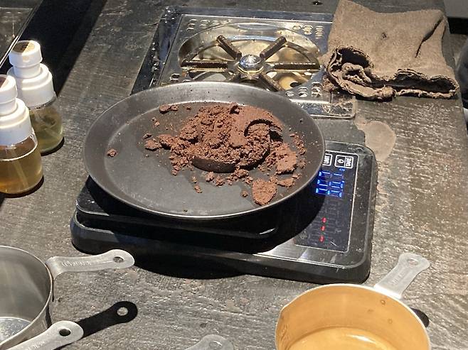 커피를 내리고 난 뒤 남은 커피찌꺼기 모습. 손인규 기자