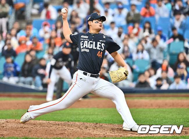 [OSEN=대구, 이석우 기자] 5일 대구삼성라이온즈파크에서 2025 신한 SOL 뱅크 KBO 리그 삼성 라이온즈와 한화 이글스의 경기가 열렸다. 홈팀 삼성은 이승현이, 방문팀 한화는 류현진이 선발 출전했다. 한화 이글스 김서현이 역투하고 있다. 2025.04.05 / foto0307@osen.co.kr