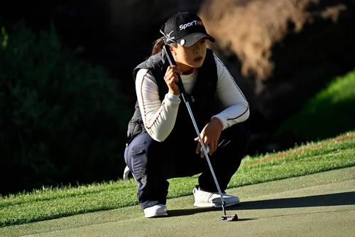 김세영이 6일(한국시간) LPGA투어 T모바일 매치플레이 대회 16강전 1번 홀에서 그린을 살펴보고 있다. AFP연합뉴스