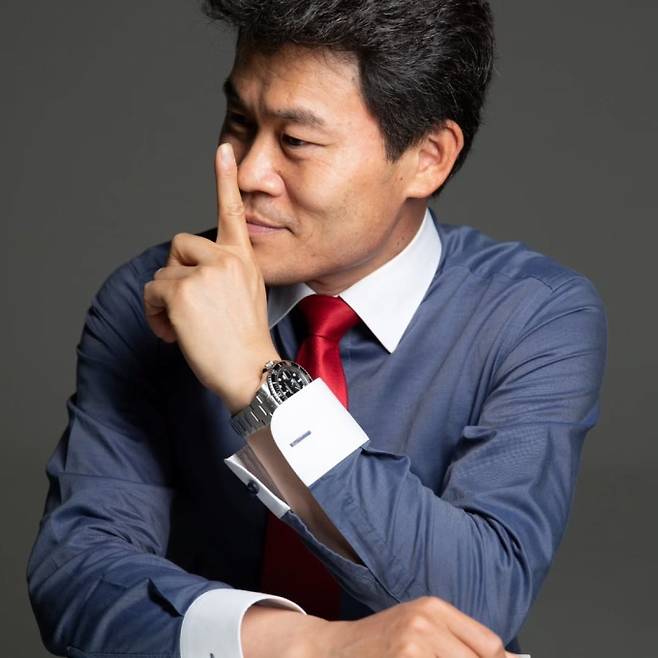 전한길, 尹 탄핵에 “개헌 통해 헌재 가루 만들자”(사진 출처: 전한길 인스타그램)