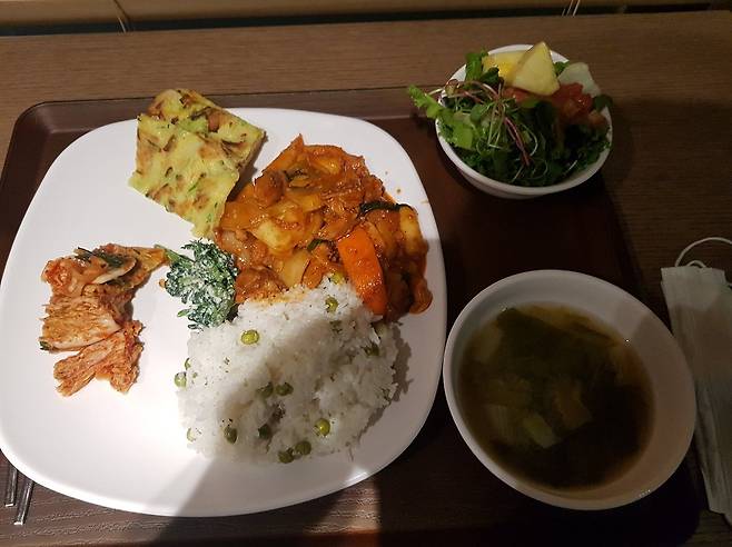 국내 최고 로펌 “김앤장” 구내식당 수준 ㄷㄷㄷㄷ