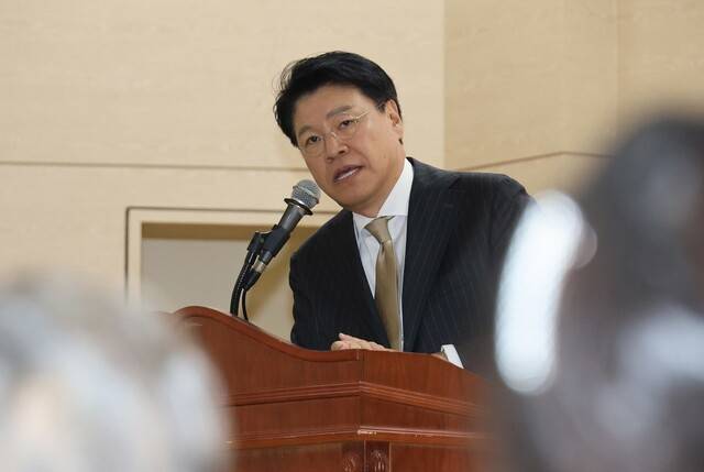 2023년 12월14일 오후 부산 부산진구 적십자회관에서 열린 부산 포럼에서 장제원 국회의원이 특강을 하고 있다. 연합뉴스