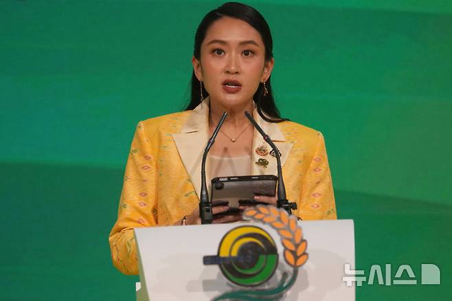 [방콕=AP/뉴시스]태국은 도널드 트럼프 미국 행정부의 상호관세 조치를 완화하기 위해 거듭 미국산 제품 수입 확대 방침을 밝히고, 대표단을 파견하겠다고 했다. 사진은 패통탄 총리가 지난 4일 방콕에서 열린 제6차 벵골만기술경제협력체(BIMSTEC) 정상회의 기자회견에서 발언하고 있는 모습. 2025.04.07.