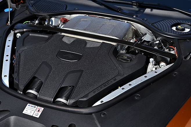 포르쉐 파나메라 터보 E-하이브리드. 사진 김학수 기자