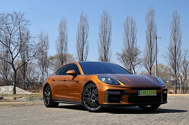 포르쉐 파나메라 터보 E-하이브리드. 사진 김학수 기자