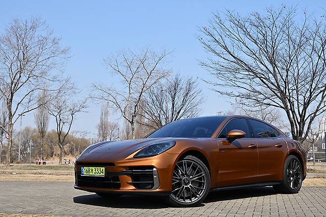 포르쉐 파나메라 터보 E-하이브리드. 사진 김학수 기자