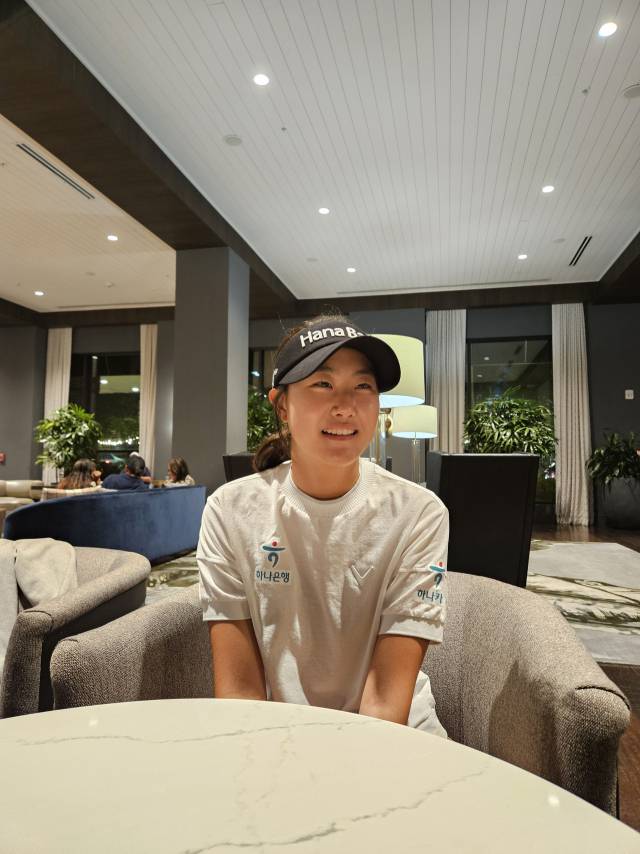 국내 취재진과 인터뷰 중 웃어 보이는 오수민. 노스오거스타=양준호 기자