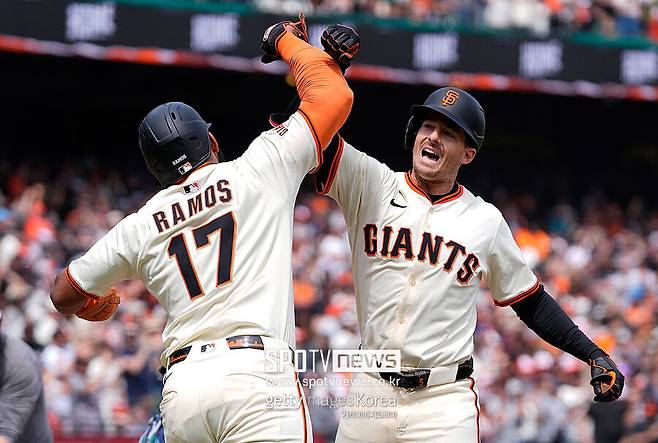 ▲ 7일 시애틀 매리너스와 경기에서 3점 홈런을 터뜨린 마이크 야스트젬스키.