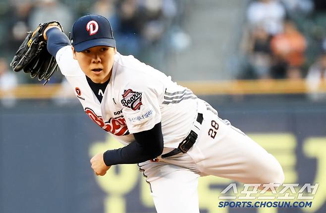 8일 잠실구장에서 열린 두산 베어스와 한화 이글스의 경기. 두산 최승용이 역투하고 있다. 잠실=박재만 기자 pjm@sportschosun.com/2025.04.08/