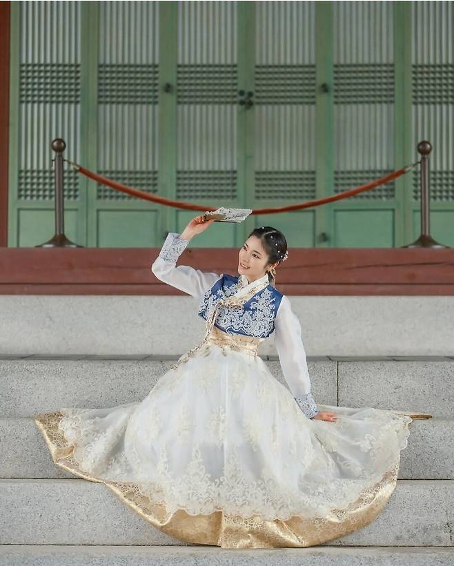 Screenshot_20250408_184515_Instagram.jpg 한복입고 경복궁 간 카에데 카렌